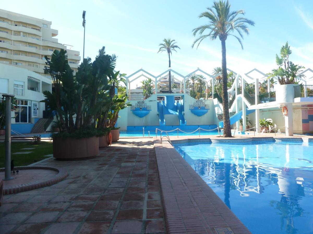 Benalmadena Benalbeach Parking Privado Exterior foto